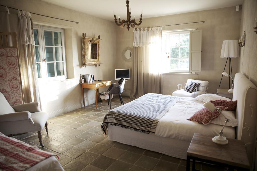 Les Volets Bleus Bed and Breakfast Arcangues Δωμάτιο φωτογραφία